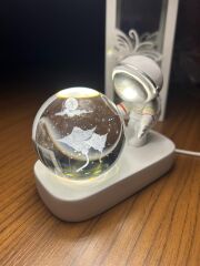 3d Astronot Figürlü Galaksi Işıklı Cam Küre