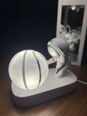 3d Astronot Figürlü Top Işıklı Cam Küre