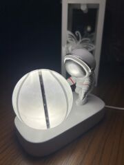 3d Astronot Figürlü Top Işıklı Cam Küre