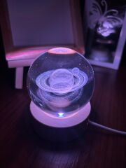 3D Işıklı Uzay Görselli Ahşap Taban Üç renk Cam Küre